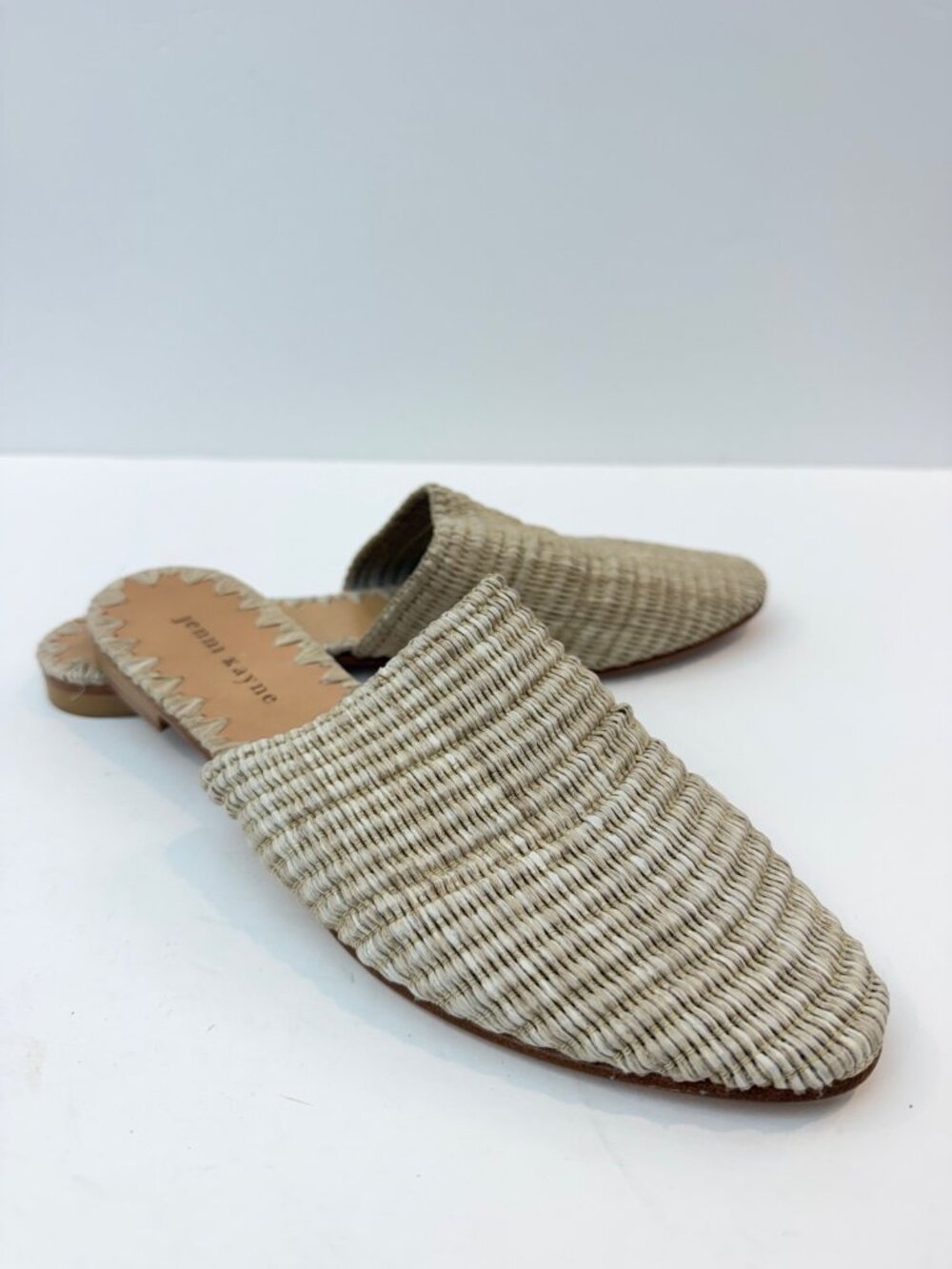 Jenni Kayne Women's Woven Tan Rafia Mules Size 40 US 10 Pointed Toe Slip On
